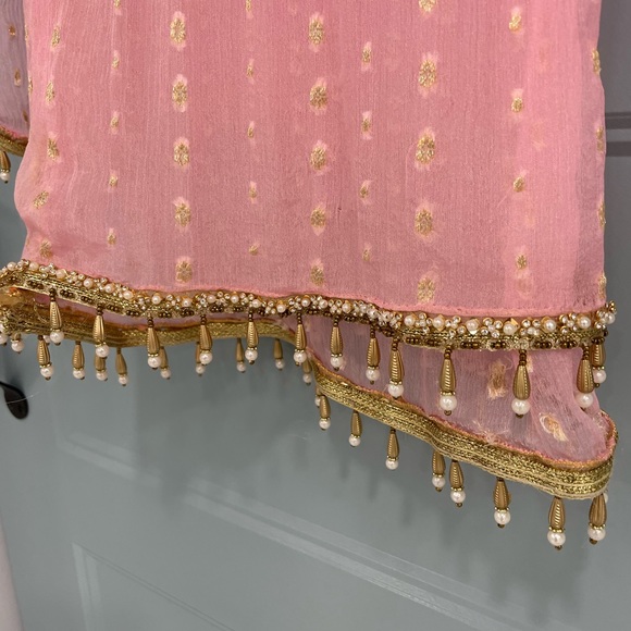 Brand new Pakistani outfit - Picture 7 of 7